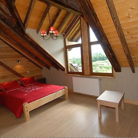 Chalet La Ferme De Noemie Mercury-Gémilly Δωμάτιο φωτογραφία