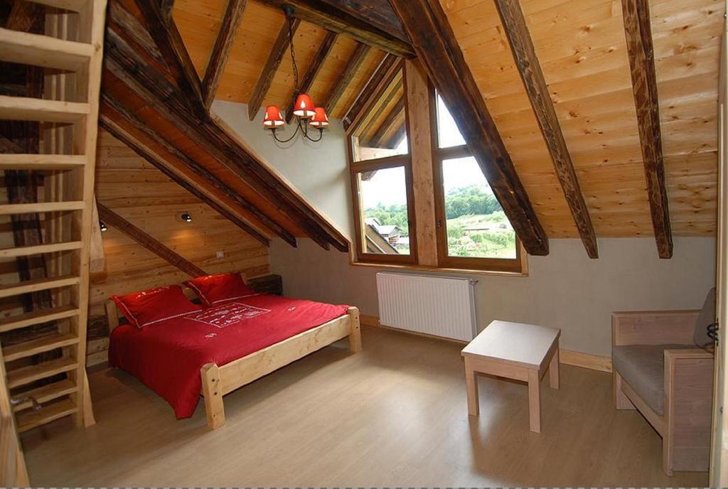 Chalet La Ferme De Noemie Mercury-Gémilly Δωμάτιο φωτογραφία